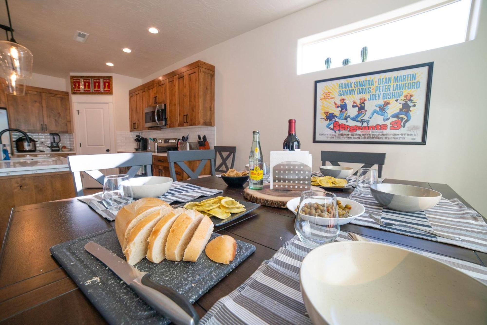 Hollywood Hangout - New West Properties Kanab Eksteriør billede